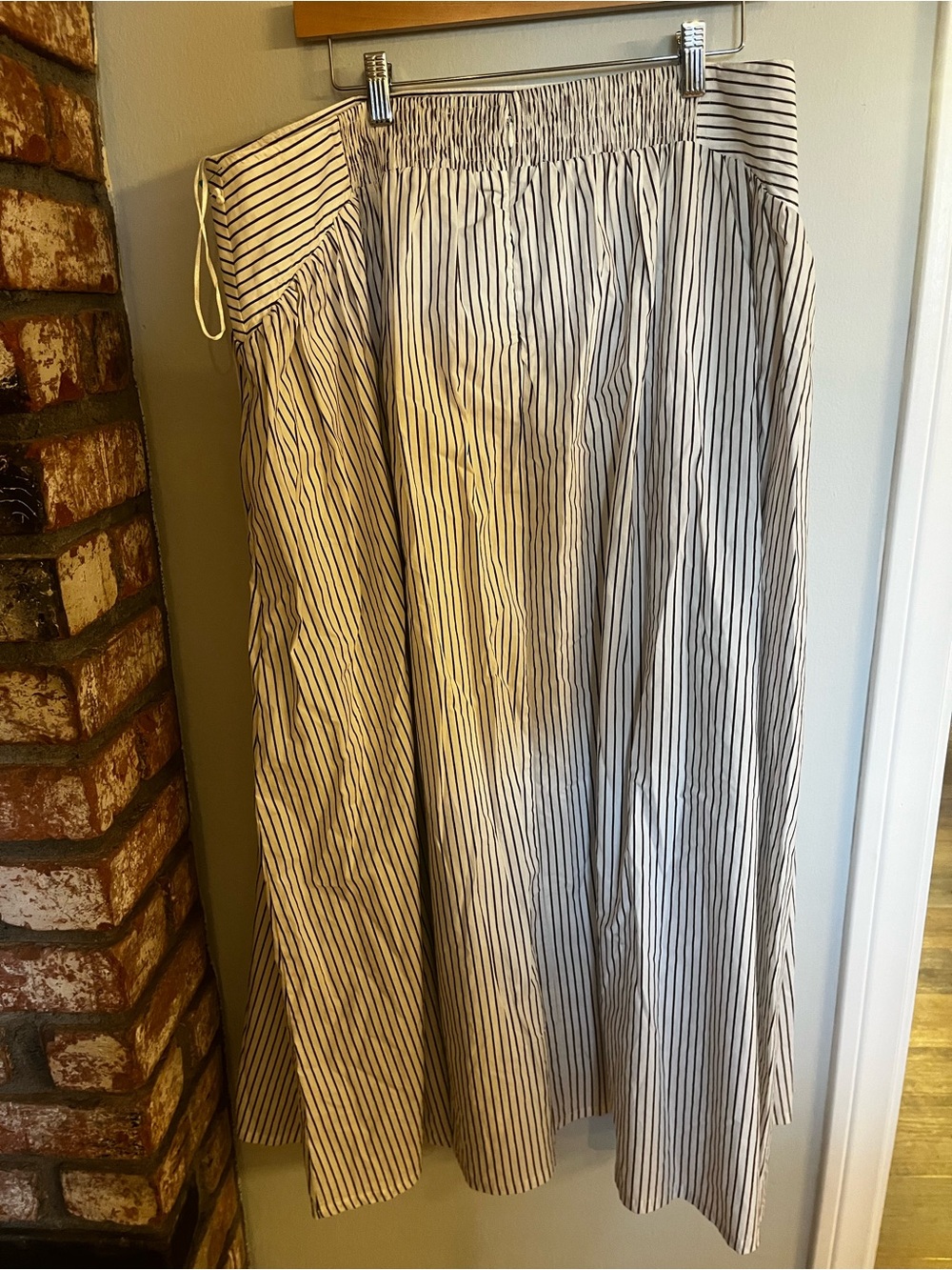 Parker NWOT Maxi Skirt in White and Brown - Picture 5 of 6